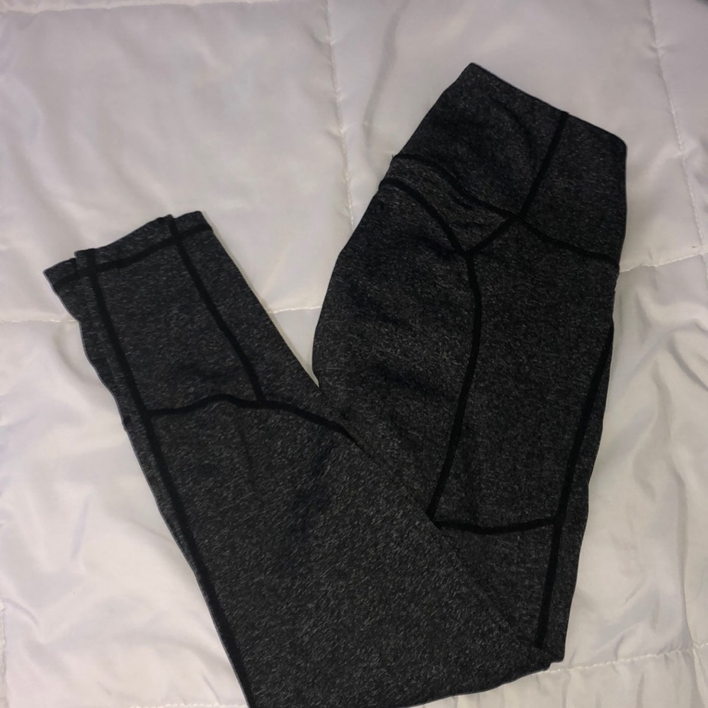 Charcoal colored cropped leggings